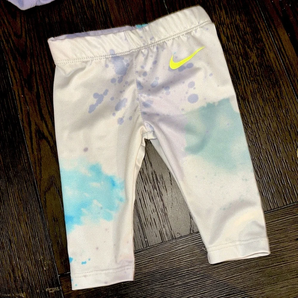 Nike 2 piece baby girls set 3 months - Picture 2 of 3